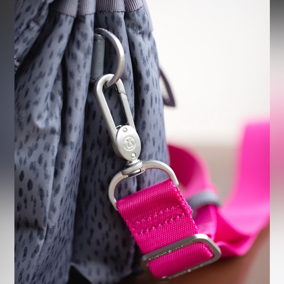 Lululemon Party Om Bag | Dottie Dash Slate Black | Like New | RARE - Picture 8 of 15